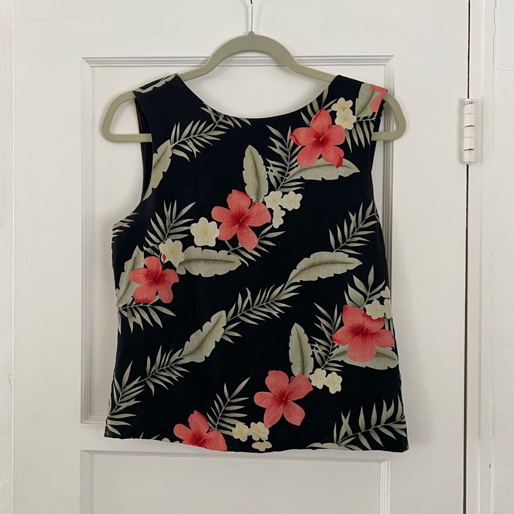 Vintage Tommy Bahama silk sleeveless blouse tank Hawaiian flower hibiscus aloha